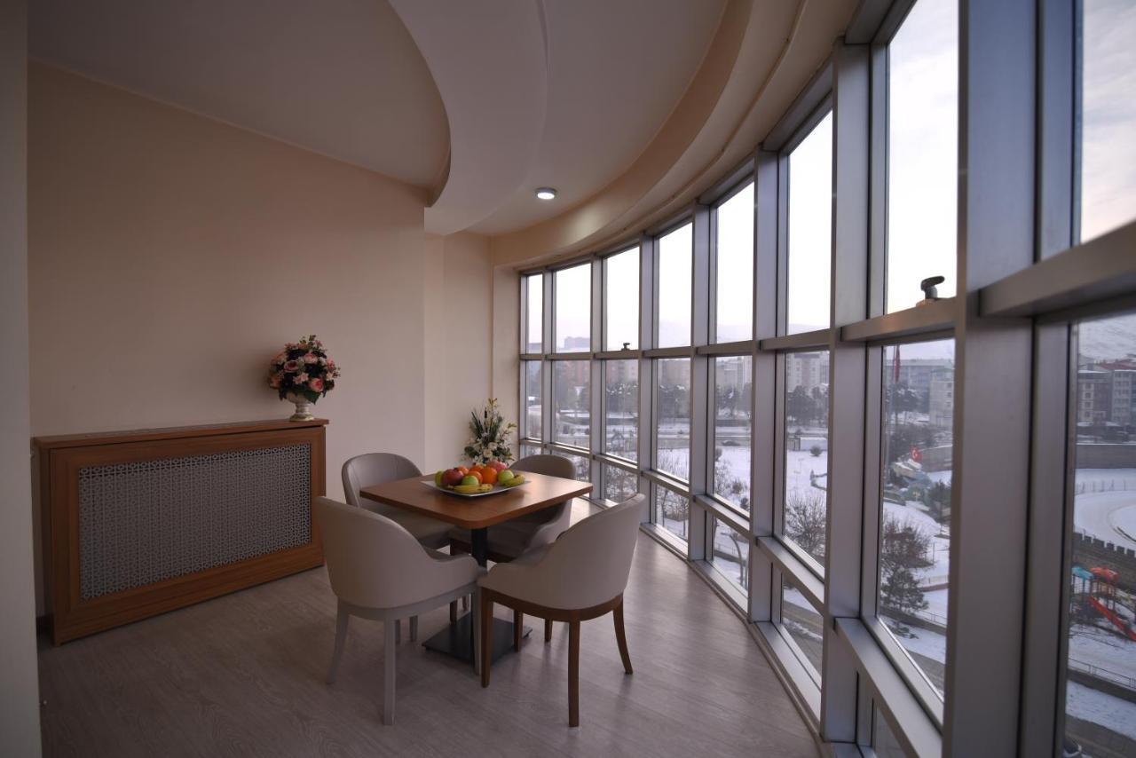 Mus Grand Hotel Екстер'єр фото