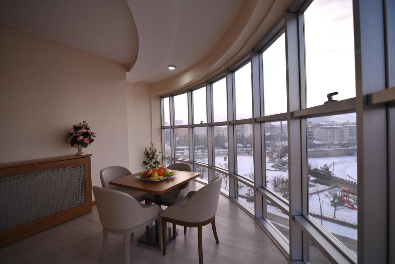 Mus Grand Hotel Екстер'єр фото