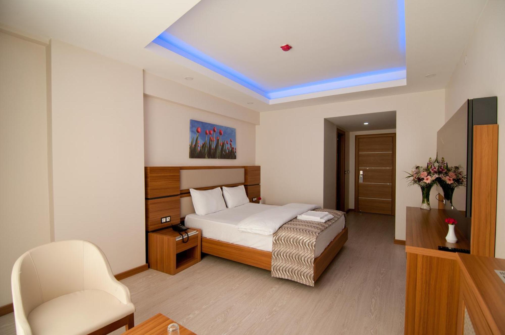 Mus Grand Hotel Екстер'єр фото