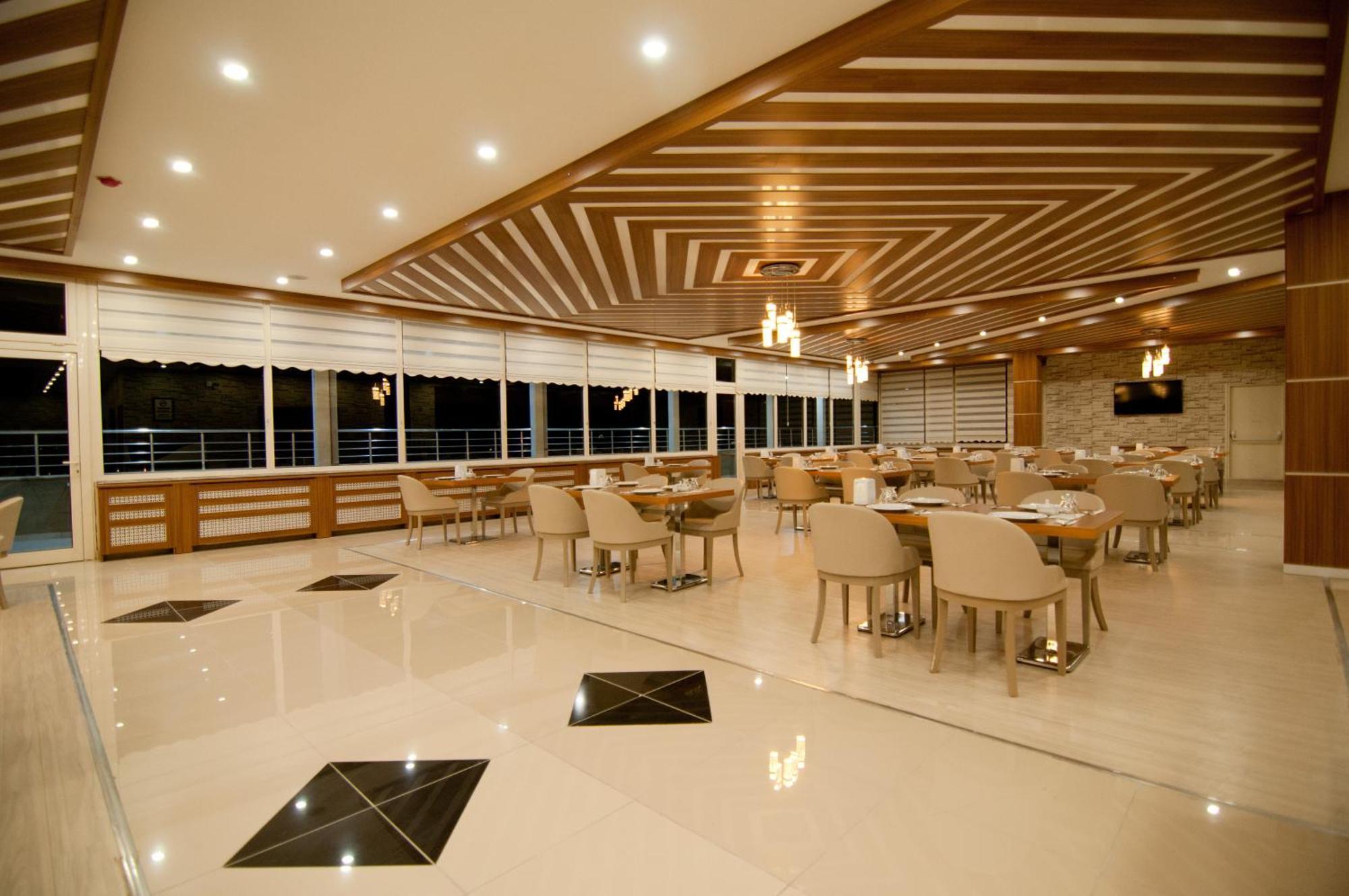 Mus Grand Hotel Екстер'єр фото
